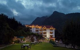 Apple Country Hotel in Manali